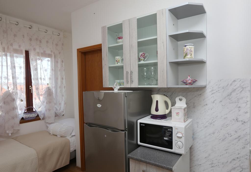 Apartmani Gloria Brodarica  Esterno foto