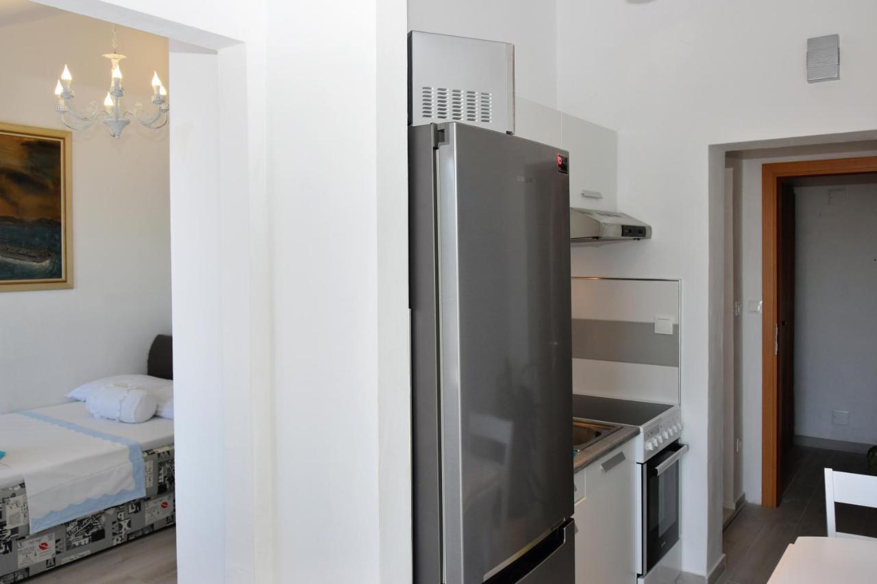 Apartmani Gloria Brodarica  Esterno foto
